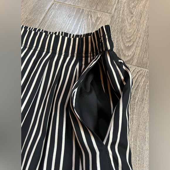 J.Crew Black & White Striped Midi Skirt Size 4 | Elastic Waist Pockets Classic - Picture 5 of 7